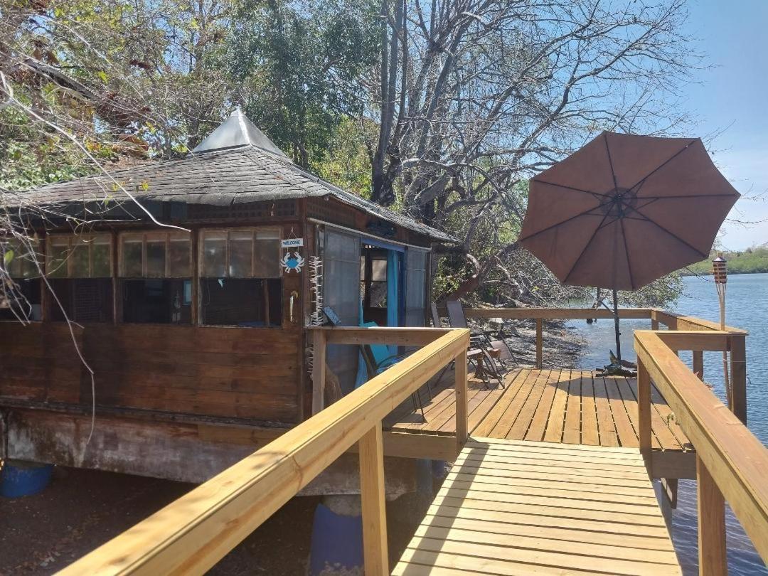 בוקה צ'יקה Beached Bungalow Overlooking The Pacific Ocean מראה חיצוני תמונה